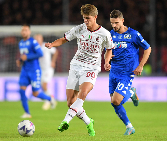 不仅是他在 不仅是他在